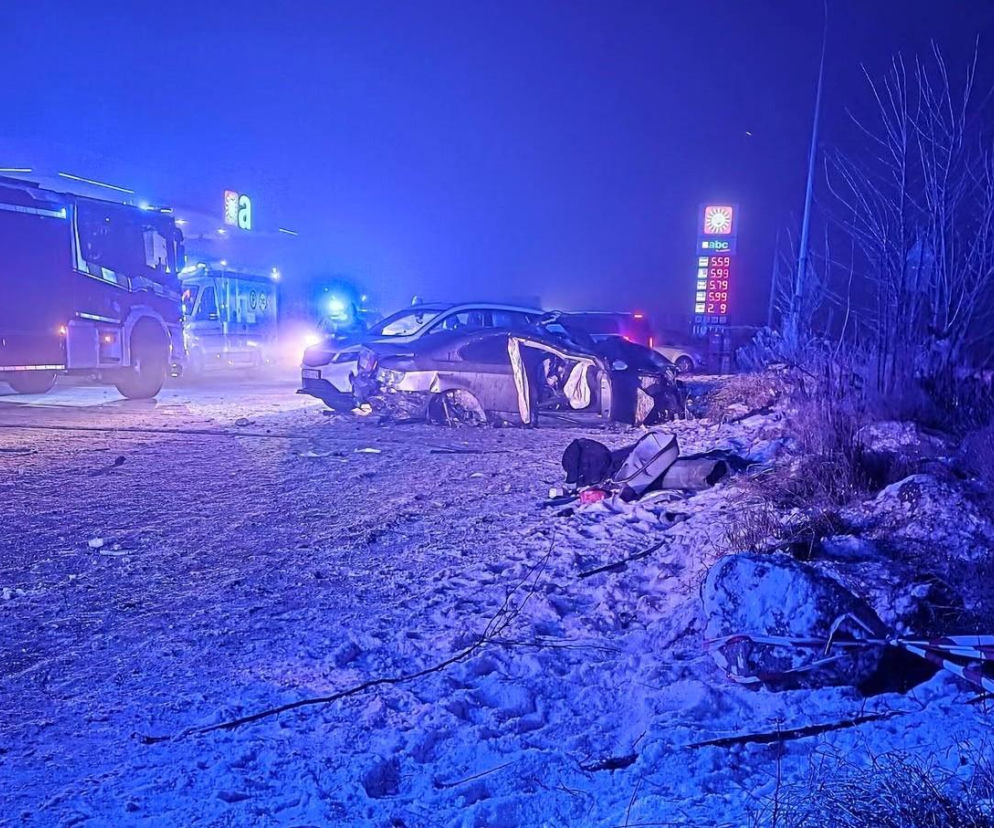 Nocny wypadek w miejscowości Chromna. Jedna osoba trafiła do szpitala