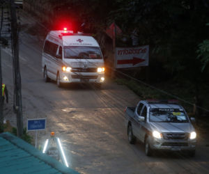 akcja ratunkowa dzieci uwięzionych w jaskini w Tajlandii