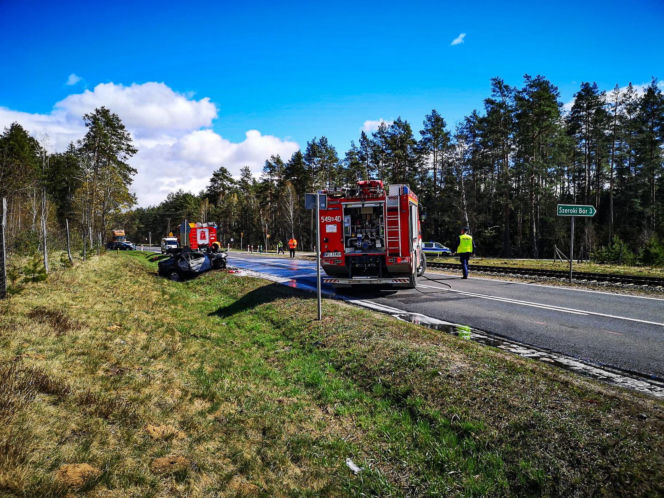 Tragiczny finał ucieczki przed policją. Auta stanęły w ogniu, zginęły dwie osoby