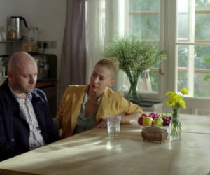 Lekarze 3 sezon odcinek 13 (odc. 39). Iza (Katarzyna Warnke), Piotr Wanat (Szymon Bobrowski)
