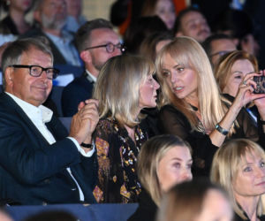 Agnieszka Woźniak-Starak na pokazie filmu zmarłego męża