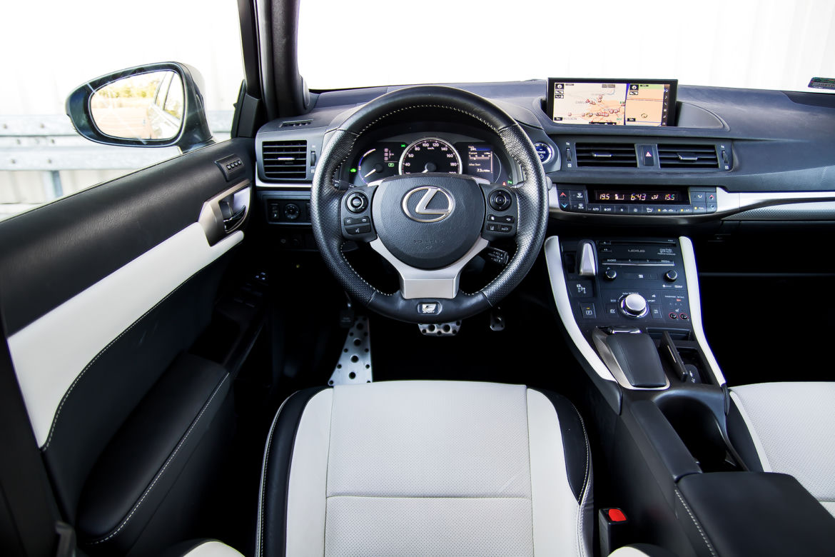 Lexus CT 200h F Sport 1.8 Hybrid 136 KM