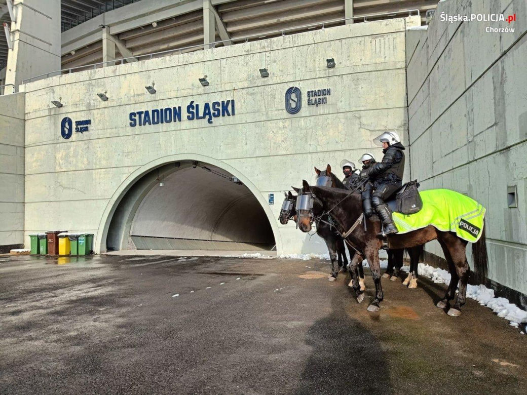 Policjanci ćwiczyli na Stadionie Śląskim w Chorzowie