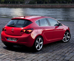 Opel Astra IV