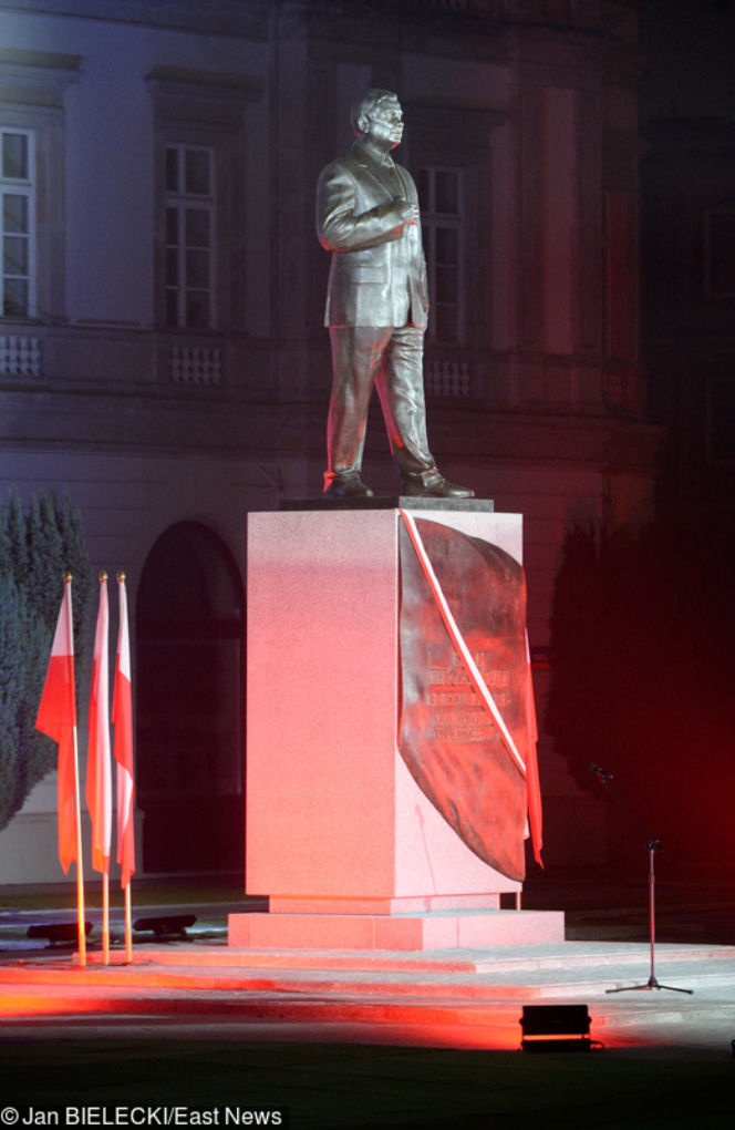 Jarosław Kaczyński na uroczystości odsłonięcia pomnika brata
