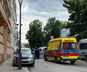 Pilna akcja służb w centrum Kielc. Ewakuowano mieszkańców podbliskiego bloku 
