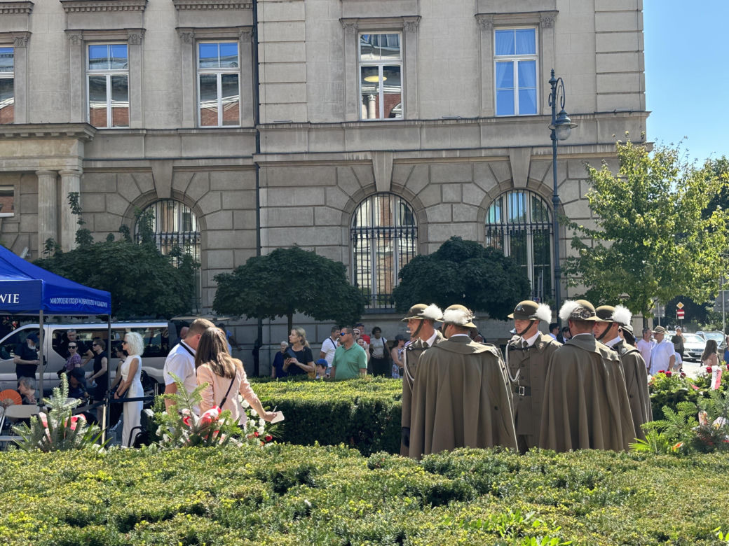 Święto Wojska Polskiego 2023 w Krakowie. Uroczystości na placu Jana Matejki