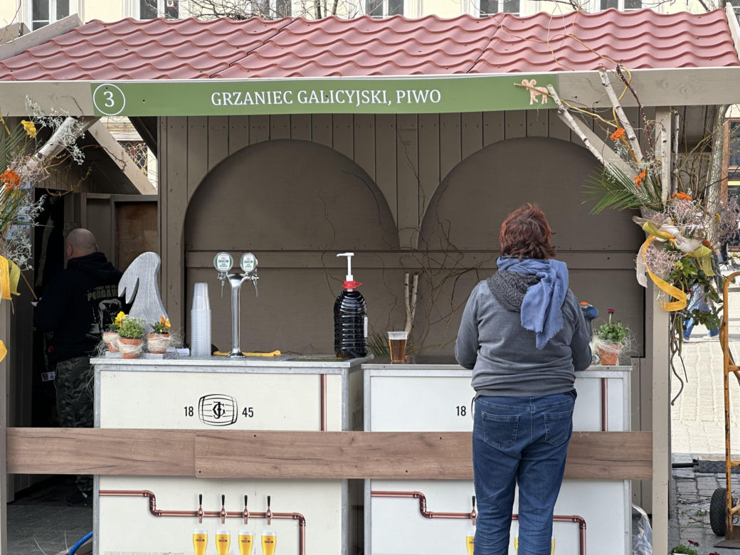 W Krakowie wystartował jarmark wielkanocny. Sprawdziliśmy tegoroczne ceny!