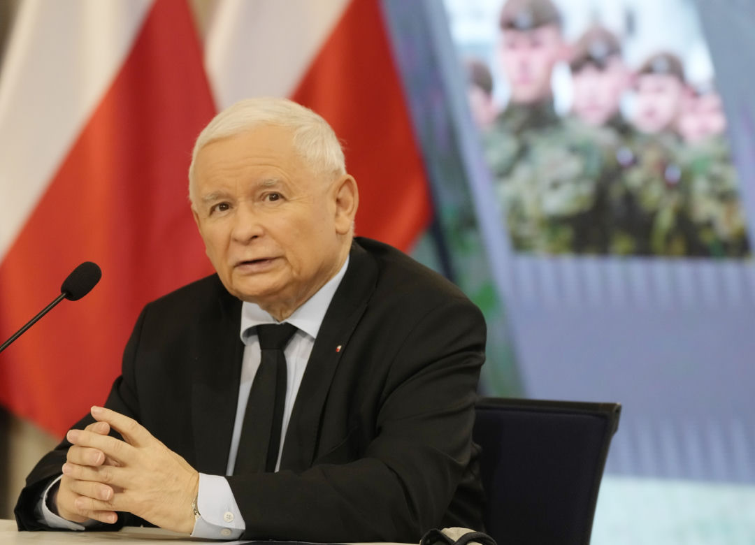Sikorski grozi Kaczyńskiemu komornikiem