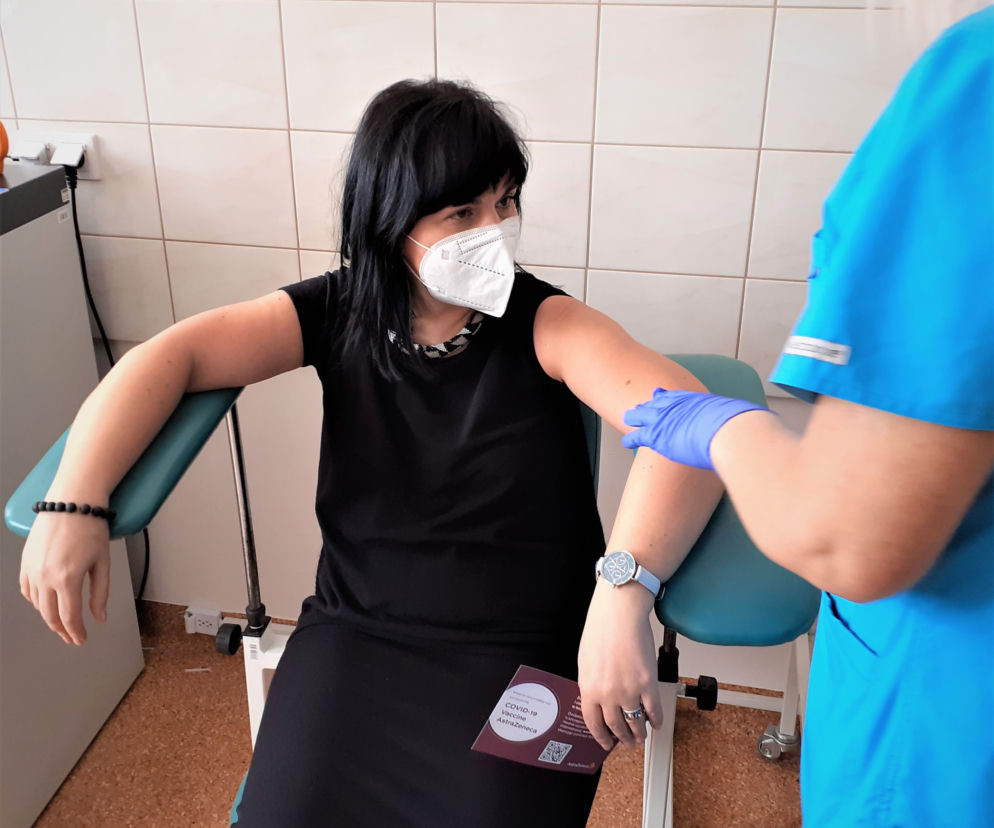 Szczepienia: Najwięcej zaszczepionych wśród seniorów, gonią ich młodsze roczniki