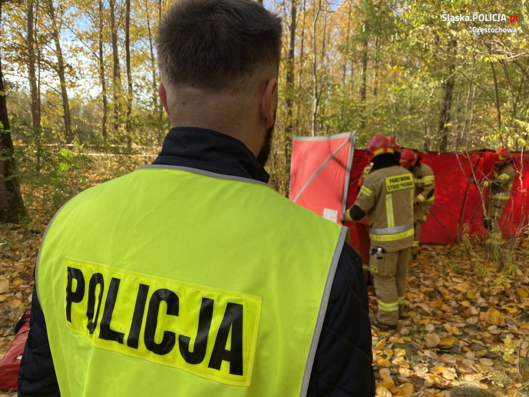 Wypadek szybowca pod Częstochową. Zginął 17-letni chłopak z warmińsko-mazurskiego [ZDJĘCIA]