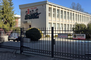 Co z dzieciństwa zapamięta pokolenie z osiedli deweloperskich, murów i ogrodzeń?