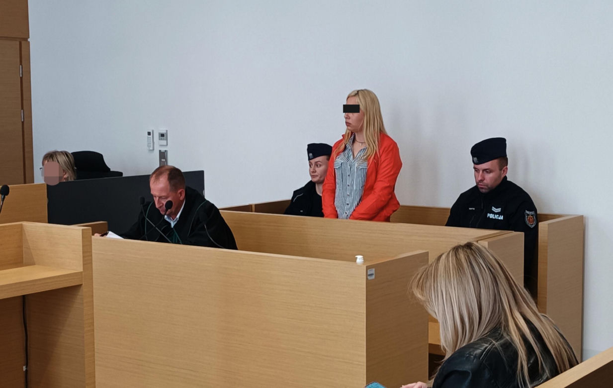 Klaudia bawiła się nad morzem, w domu umierało jej dziecko. Wstrząsające szczegóły zbrodni. „Nie dopilnowałam”