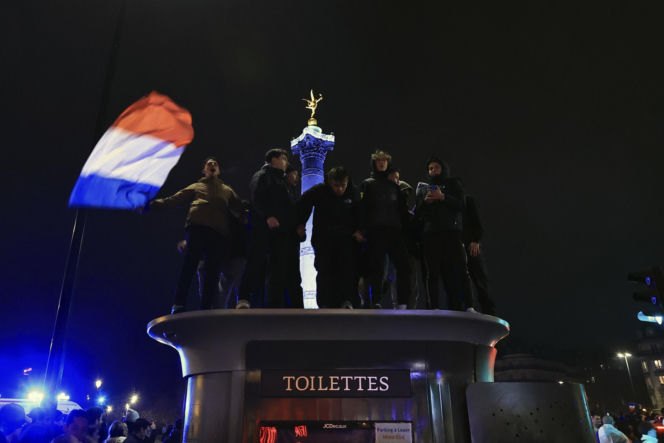 Paryż po meczu Francja Maroko podczas mistrzostw świata FIFA Katar 2022