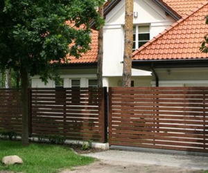 Poprzeczne listwy jako ogrodzenie