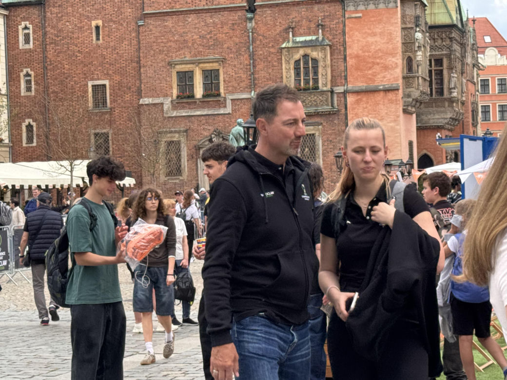 Wrocław żyje finałem Ligi Konferencji Europy. Kibice Betisu i Chelsea już w strefach kibica!