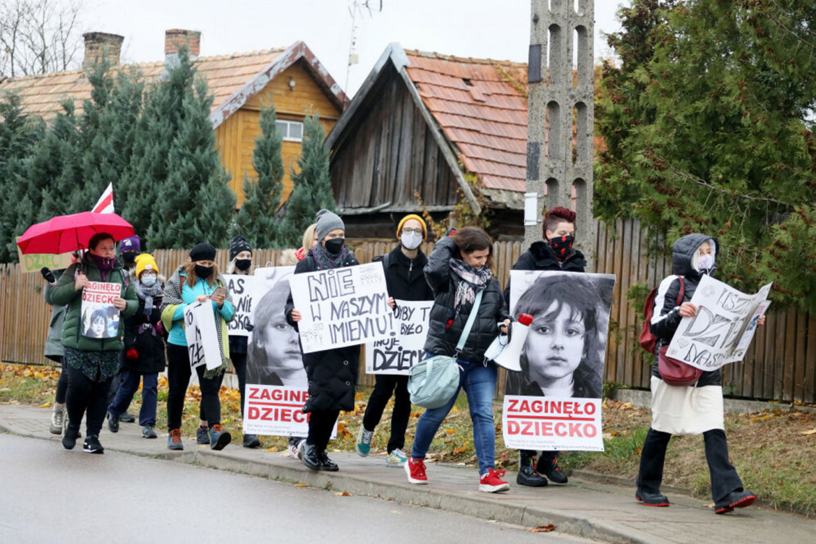 Pierwsze damy Jolanta Kwaśniewska i Anna Komorowska w Michałowie. Wzięły udział w akcji "Matki na granicę"