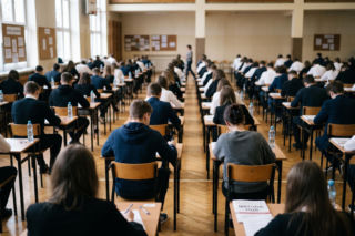 Wyniki matur w województwach 2026. Jak poradzili sobie uczniowie w różnych regionach Polski?