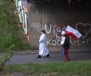 Polacy żegnają Łukasza Litewkę. Kondukt żałobny