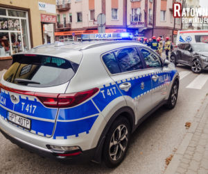Wypadek w centrum Ełku. Poszkodowana kobieta i dziecko [ZDJĘCIA]