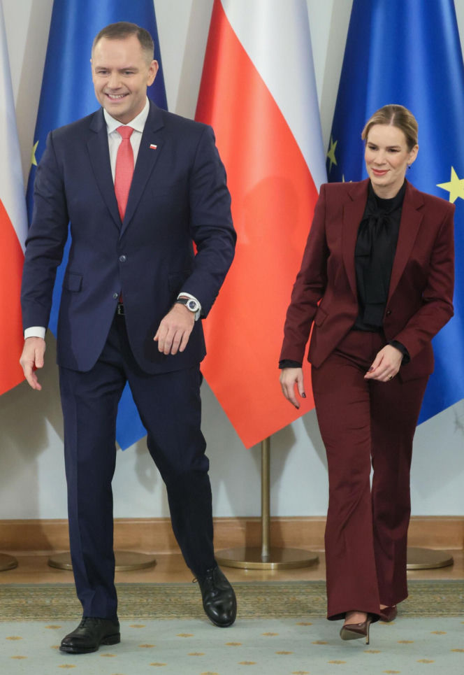 Marta Nawrocka w czerwieni