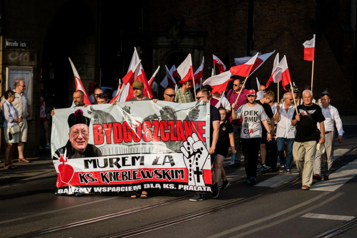 Nie żyje ksiądz Roman Kneblewski. Nazywany był kapelanem narodowców