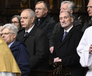 Msza za ofiary Smoleńska w Archikatedrze. Obecni Nawrocki i Kaczyńska