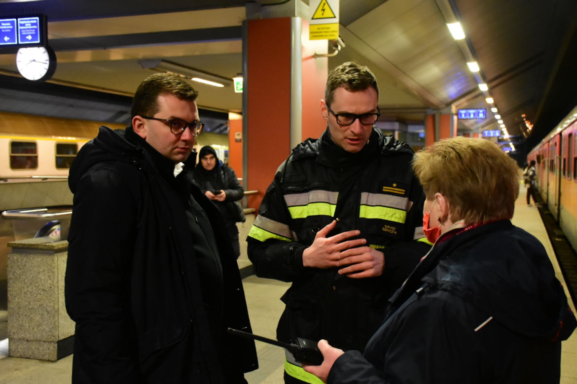 Uchodźcy z Krakowa wyjechali do Niemiec. Czekały na nich specjalne pociągi
