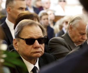 Monika Olejnik na pogrzebie senatora Piesiewicza. Towarzyszył jej ukochany