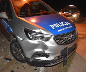 Jechał JAK WARIAT przez Śląsk i Małopolskę. STARANOWAŁ KILKANAŚCIE aut, chciał przejechać policjanta. PADŁY STRZAŁY