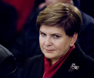 WIETRZĄ PO KOPACZ, NADAL ŚMIERDZI.
