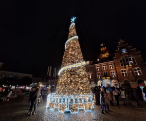 Warsztaty, kolędy, karuzela. Świąteczny jarmark na rynku w Tarnowskich Górach