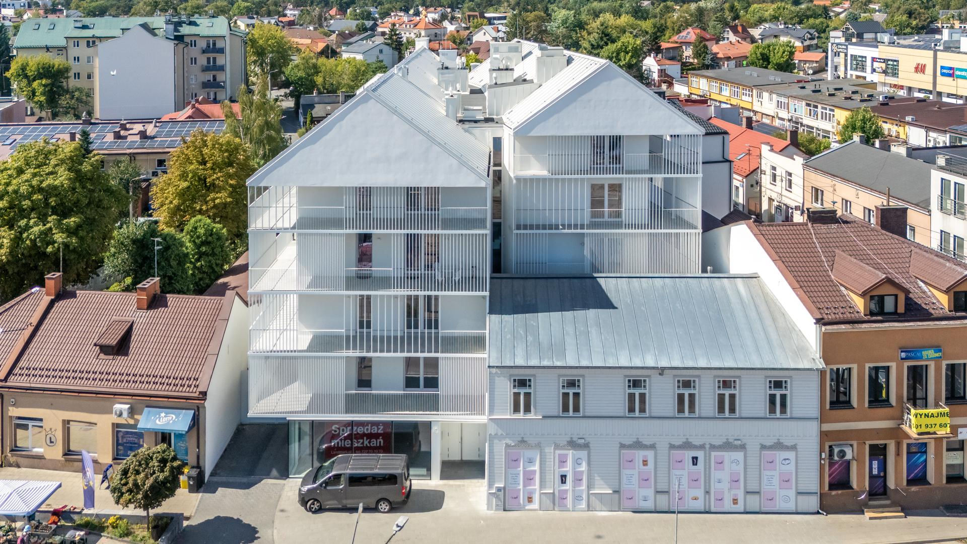 Dom Uniwersalny w Otwocku od MFR-MGR Architekci