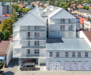Dom Uniwersalny w Otwocku od MFR-MGR Architekci