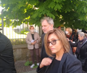 Pogrzeb Jerzego Pilcha w Kielcach. Przyjechali min. Grzegorz Turnau i Jan Nowicki	