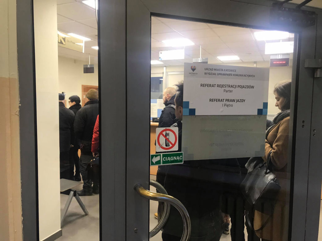 GIGANTYCZNE kolejki w Urzędzie Miasta Katowice! "Tak jest tutaj zawsze"