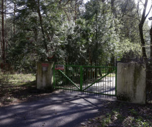 Rosjanie wynoszą się z kolejnych budynków. Ambasada Federacji opuszcza ośrodek wczasowy nad Zegrzem