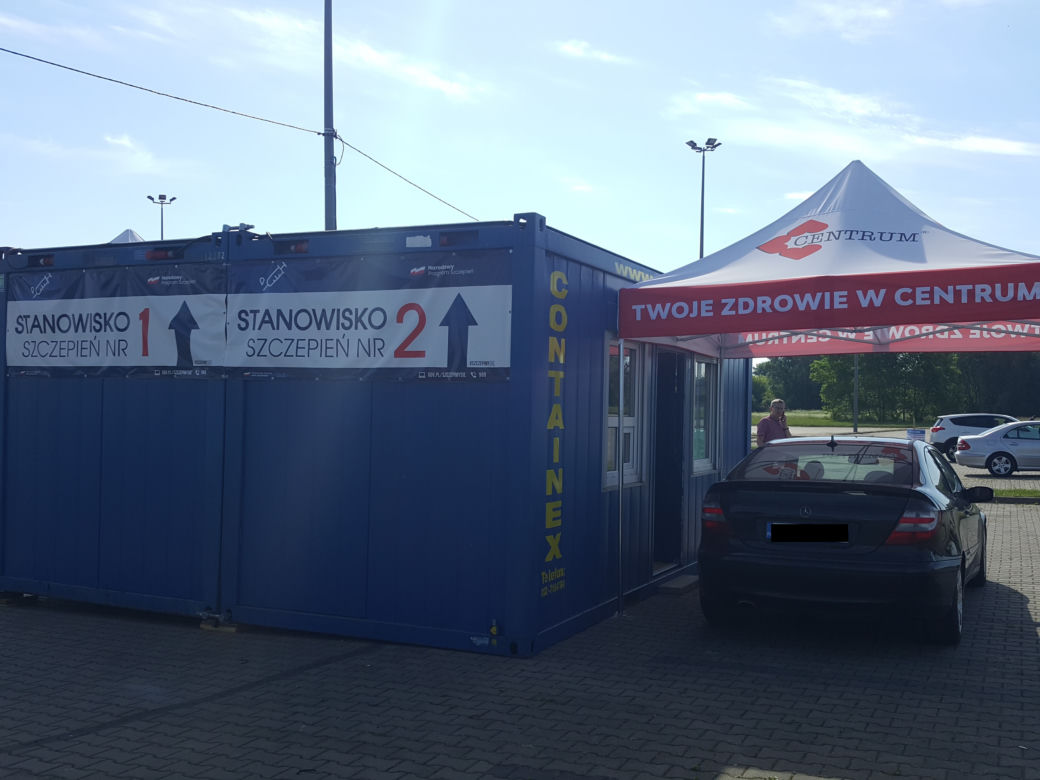 Punkt szczepień drive-thru w Siedlcach