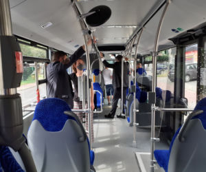 Autobus elektryczny testowany na ulicach Siedlec wyróżnia się swoim wyglądem