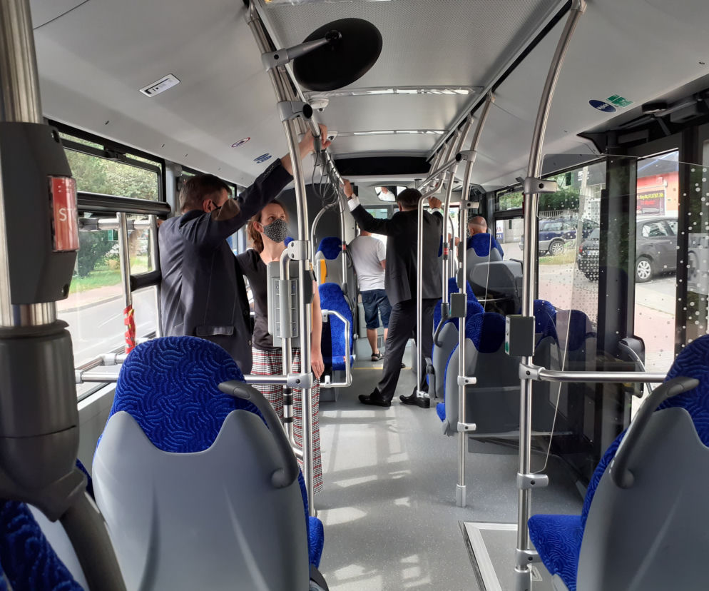 Autobus elektryczny testowany na ulicach Siedlec wyróżnia się swoim wyglądem