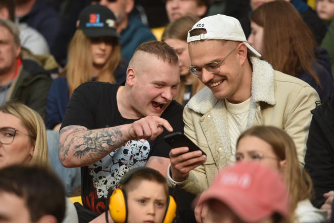 1. Finał Indywidualnych Mistrzostw Polski w Toruniu: Zdjęcia kibiców z Motoareny. Poszukaj się w galerii z IMP