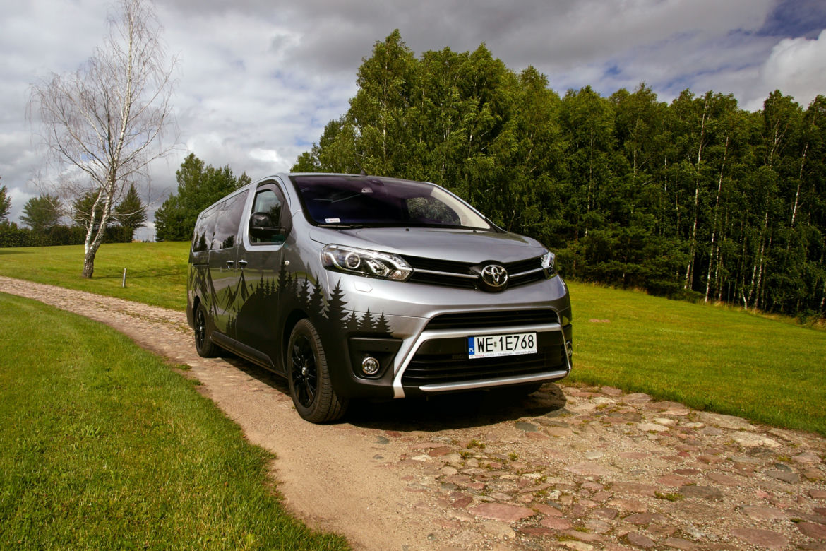 Toyota Proace Verso Kamper Tour Box zbudowana przy współpracy z firmą Escape Vans