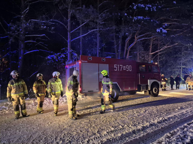 Dramat pod Mińskiem Mazowieckim. Spłonął dom. Rodzina zostła bez dachu nad głową
