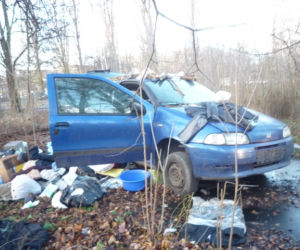 Najdziwniejsze wraki na ulicach Warszawy
