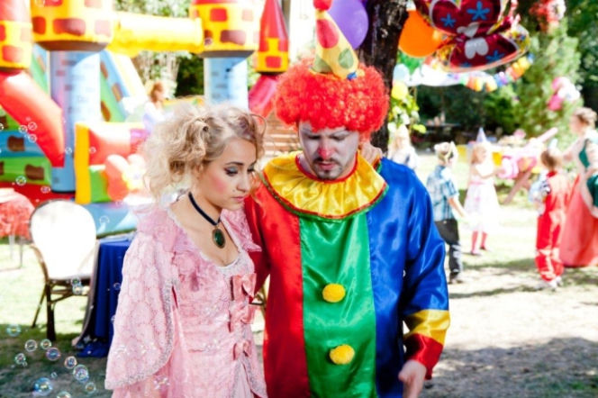 JULIA. Julia (Julia Rosnowska), Maciek (Michał Lewandowski)