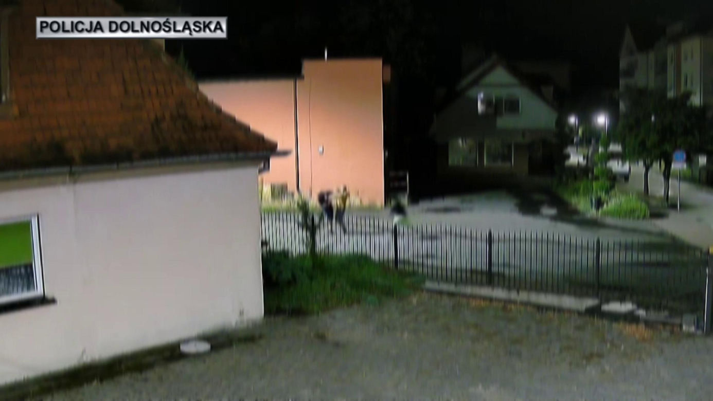 Milicz. Dwa brutalne pobicia na terenie miasta. Czterech mężczyzn zaatakowało ofiary bez żadnego powodu [ZDJĘCIA].