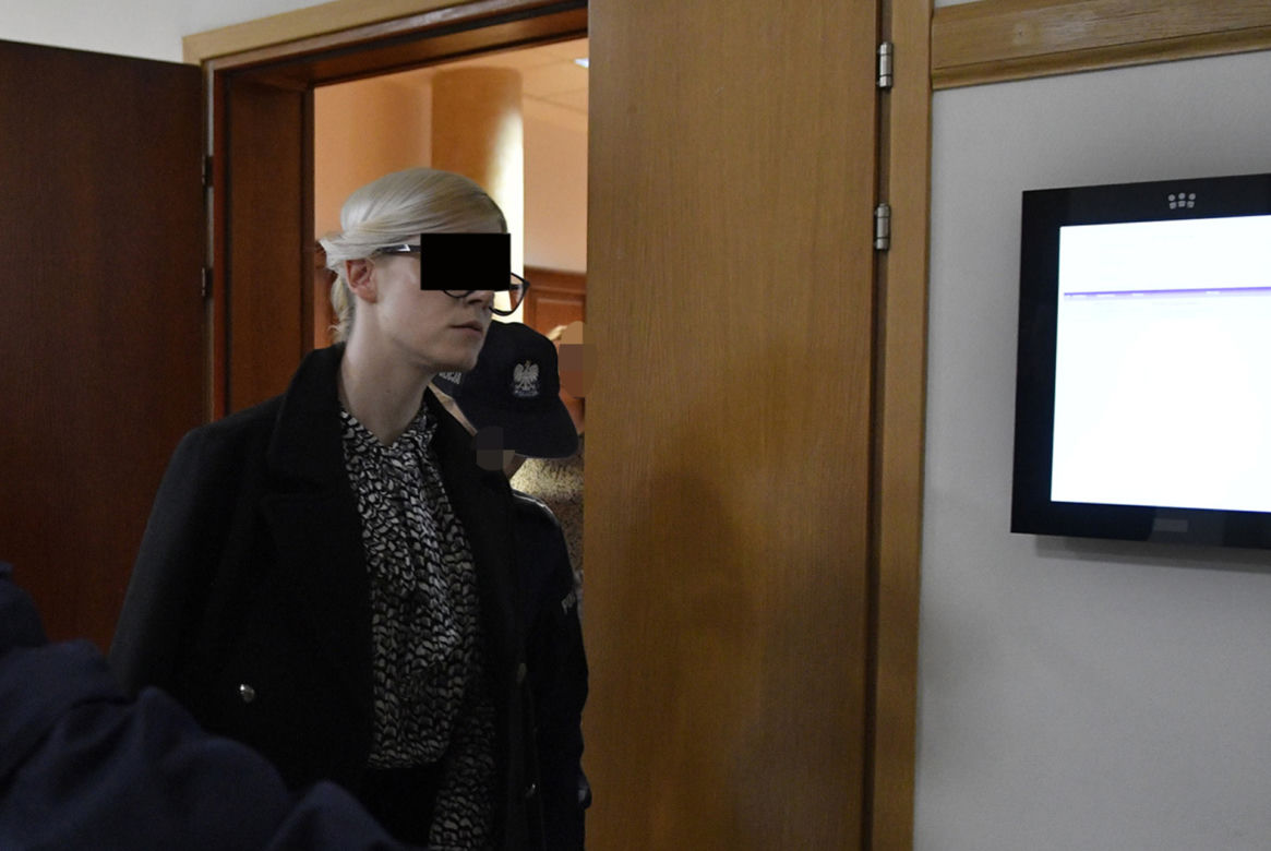 Młodziutka prawniczka Karolina B. z Warszawy oskarżona o zamordowanie ukochanego. Wiemy jak zginął Igor. "Ten nóż wszedł jak w masło"