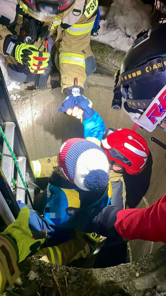 7-letnie dziecko wpadło do głębokiej studni. Chłopiec trafił do szpitala