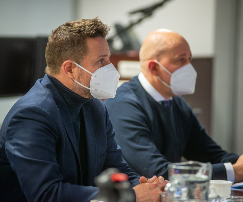 Sztab kryzysowy w Warszawie. Stolica szykuje się na piątą falę 