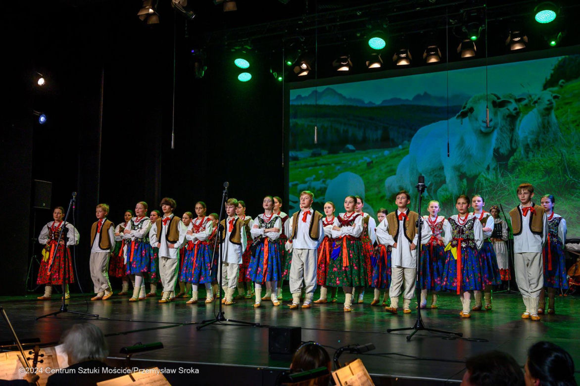 Koncert wielkanocny Zespołu Pieśni i Tańca Świerczkowiacy w Centrum Sztuki Mościce